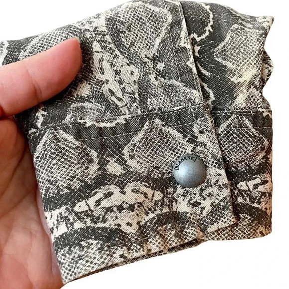 Blank NYC Snakeskin Print Cropped Jacket Size L 100% Lyocell Lightweight - Picture 7 of 12